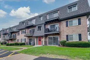 872 S Plum Grove Rd, Palatine, IL 60067 - Photo 1