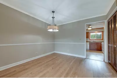 872 S Plum Grove Road #305, Palatine, IL 60067 - Photo 5
