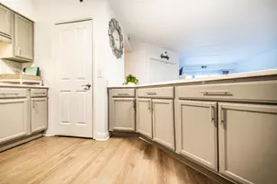 9864 W Leland Ave, Schiller Park, IL 60176 - Photo 7
