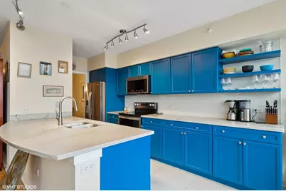 807 Davis Street #1806, Evanston, IL 60201 - Photo 11