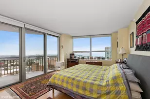 807 Davis St, Evanston, IL 60201 - Photo 17