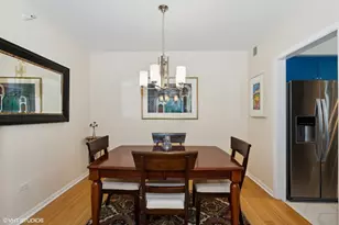 807 Davis St, Evanston, IL 60201 - Photo 9