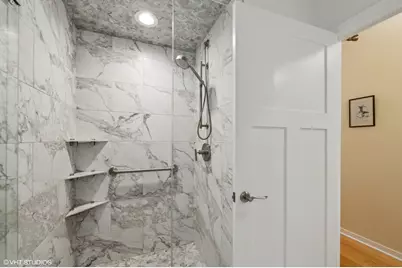 807 Davis Street #1806, Evanston, IL 60201 - Photo 19