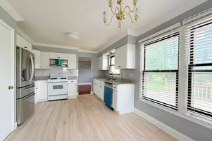95 Southfield Dr, Vernon Hills, IL 60061 - Photo 7