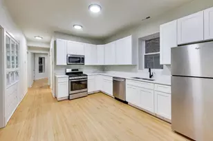 3080 N Davlin Ct, Chicago, IL 60618 - Photo 5