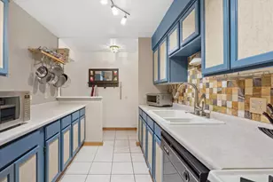 2720 Mitchell Dr, Woodridge, IL 60517 - Photo 7