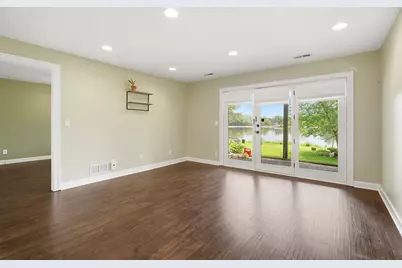 368 Hiawatha Drive, Lake in the Hills, IL 60156 - Photo 25
