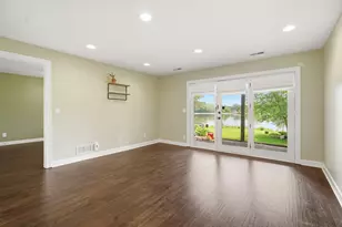 368 Hiawatha Dr, Lake in the Hills, IL 60156 - Photo 25