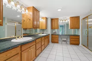 368 Hiawatha Dr, Lake in the Hills, IL 60156 - Photo 29