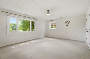 368 Hiawatha Dr, Lake in the Hills, IL 60156 - Photo 27