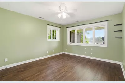 368 Hiawatha Drive, Lake in the Hills, IL 60156 - Photo 23