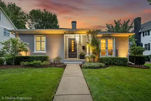 218 Coolidge Ave, Barrington, IL 60010 - Photo 1