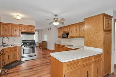 8001 S Lockwood Avenue, Burbank, IL 60459 - Photo 7