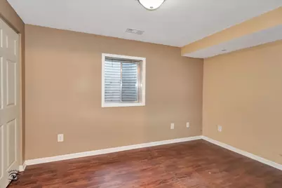 8001 S Lockwood Avenue, Burbank, IL 60459 - Photo 23