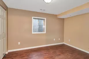 8001 S Lockwood Ave, Burbank, IL 60459 - Photo 23