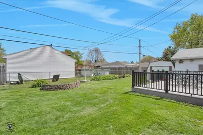 8001 S Lockwood Avenue, Burbank, IL 60459 - Photo 25