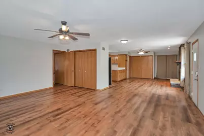 8001 S Lockwood Avenue, Burbank, IL 60459 - Photo 5