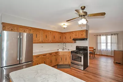 8001 S Lockwood Avenue, Burbank, IL 60459 - Photo 9