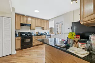6457 N California Ave, Chicago, IL 60645 - Photo 9