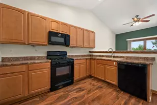 1350 Ridge Dr, Sycamore, IL 60178 - Photo 13