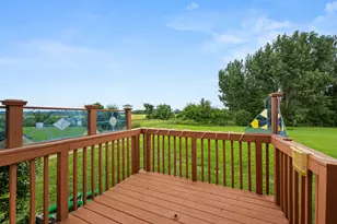 1350 Ridge Dr, Sycamore, IL 60178 - Photo 5