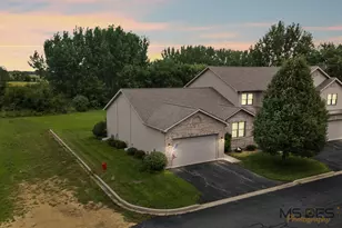 1350 Ridge Dr, Sycamore, IL 60178 - Photo 3