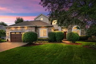 2221 Somerset Ln, Mundelein, IL 60060 - Photo 1