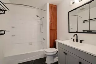 924 N Milwaukee Ave, Libertyville, IL 60048 - Photo 9