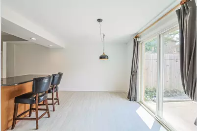 924 N Milwaukee Avenue #D, Libertyville, IL 60048 - Photo 15