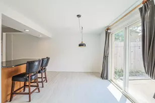 924 N Milwaukee Ave, Libertyville, IL 60048 - Photo 15