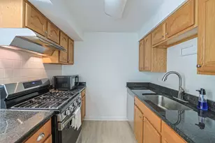 924 N Milwaukee Ave, Libertyville, IL 60048 - Photo 11