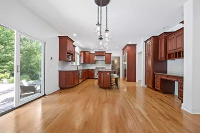 331 Brookside Circle, Wheaton, IL 60187 - Photo 5