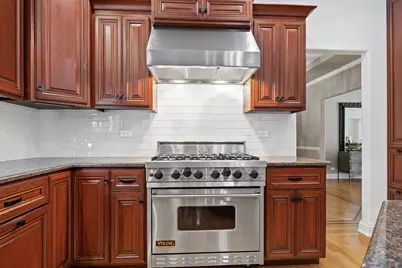 331 Brookside Circle, Wheaton, IL 60187 - Photo 9