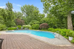 331 Brookside Cir, Wheaton, IL 60187 - Photo 3