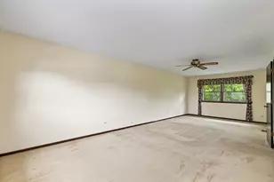 1105 Beachcomber Dr, Schaumburg, IL 60193 - Photo 15