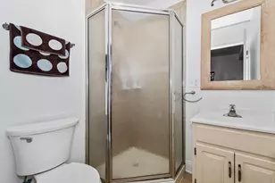 1629 W North Shore Dr, Chicago, IL 60626 - Photo 15