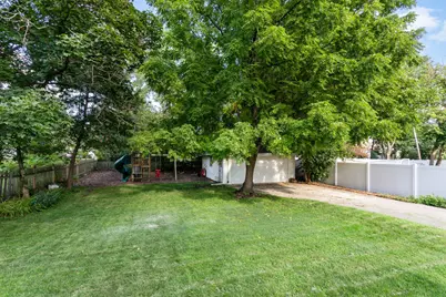 1113 S Gables Boulevard, Wheaton, IL 60189 - Photo 23