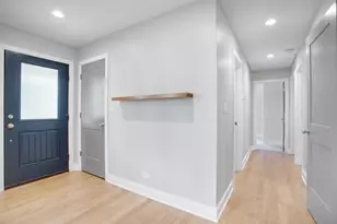 1113 S Gables Blvd, Wheaton, IL 60189 - Photo 11