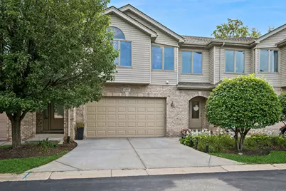 695 E Nerge Road, Roselle, IL 60172 - Photo 1
