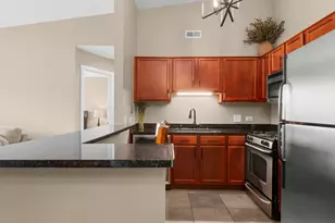 1565 Raymond Dr, Naperville, IL 60563 - Photo 9