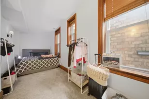 2826 W Wellington Ave, Chicago, IL 60618 - Photo 11