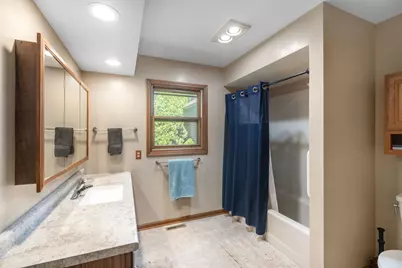 9218 W Wonder Lake Road, Woodstock, IL 60098 - Photo 5