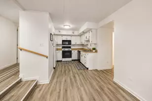 18559 Escanaba Ave, Lansing, IL 60438 - Photo 9