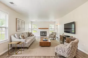 349 Sheffield Dr, Schaumburg, IL 60194 - Photo 5