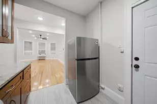 1354 W Greenleaf Ave, Chicago, IL 60626 - Photo 5