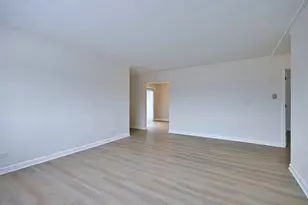 600 S York St, Elmhurst, IL 60126 - Photo 11