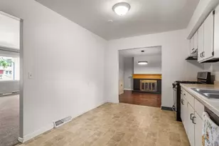 2305 Glenoak Dr, Champaign, IL 61821 - Photo 13