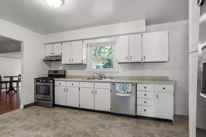2305 Glenoak Drive, Champaign, IL 61821 - Photo 11
