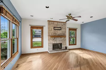 615 Wood Creek Drive, Antioch, IL 60002 - Photo 9