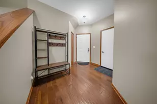 3926 Preston Dr, Yorkville, IL 60560 - Photo 3